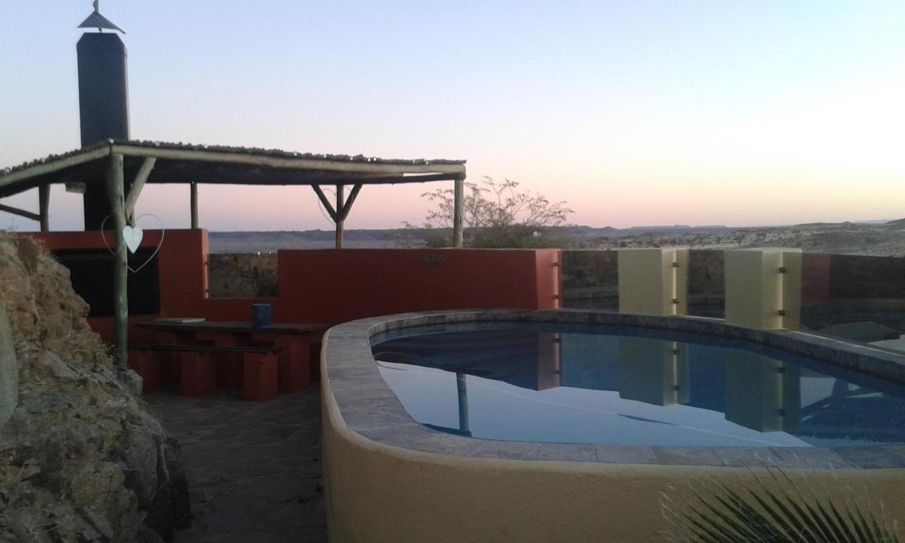 Larochelle Guesthouse Keetmanshoop Ngoại thất bức ảnh